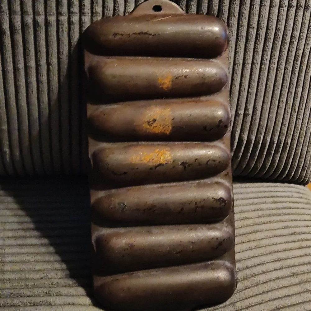 Vintage Wagner cast Iron Corn Stick Pan Made USA